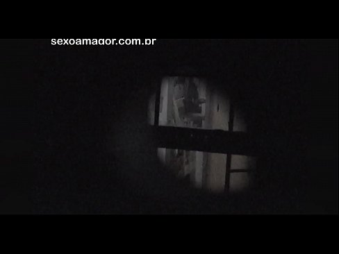 ❤️ Бландзінка таемна здымаецца на відэа з суседскага вуаерыста, схаванага за пустымі цэгламі ❤️❌ Рускае порна у нас ❌